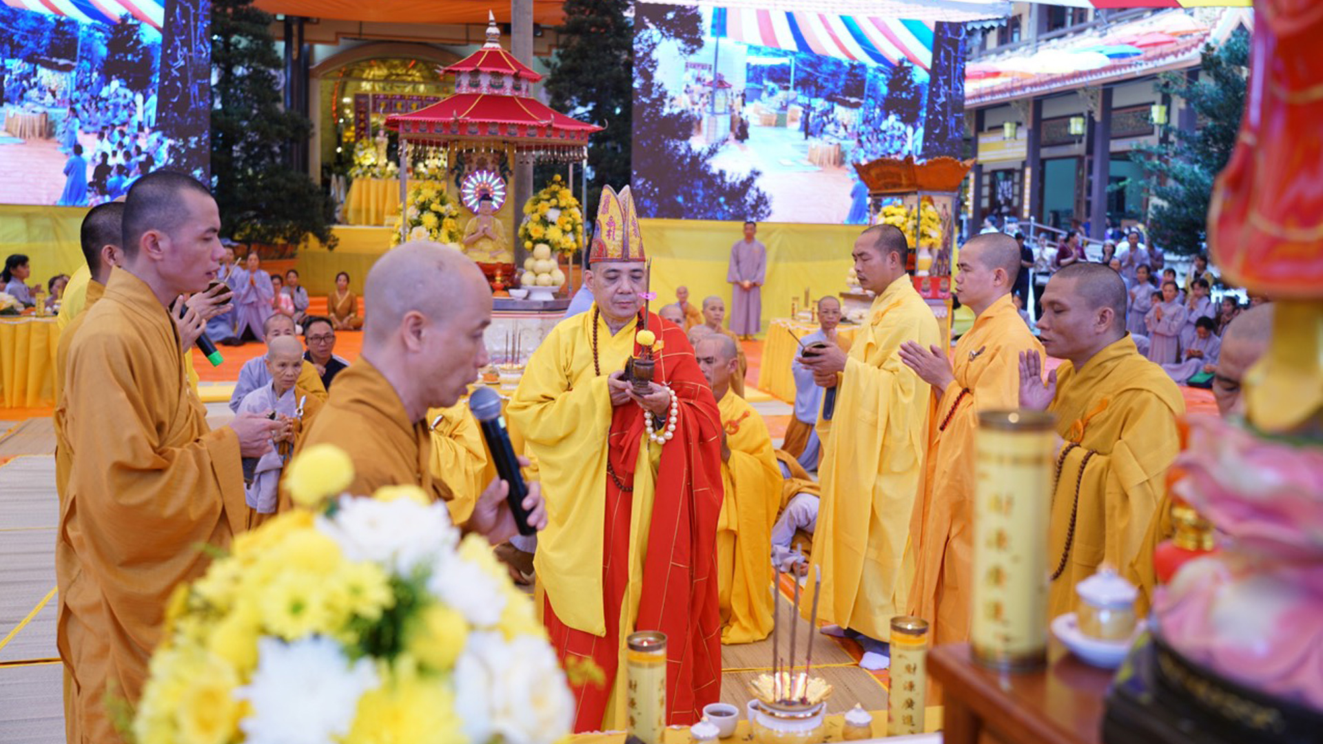 Trai đàn chẩn tế cầu nguyện âm siêu dương thái tại chùa Long Hương