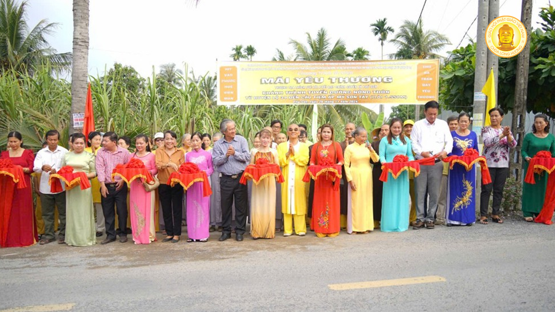 KHÁNH THÀNH THÊM TUYẾN ĐƯỜNG THỨ 13 DO CHÙA LONG HƯƠNG XÂY DỰNG TẠI HUYỆN CHỢ LÁCH TỈNH BẾN TRE