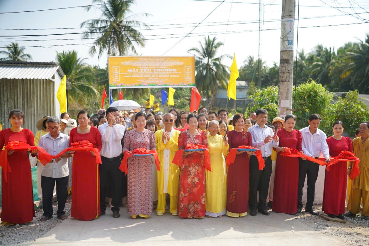 KHÁNH THÀNH TUYẾN ĐƯỜNG TẠI HUYỆN MỎ CÀY BẮC XUÂN ẤT TỴ