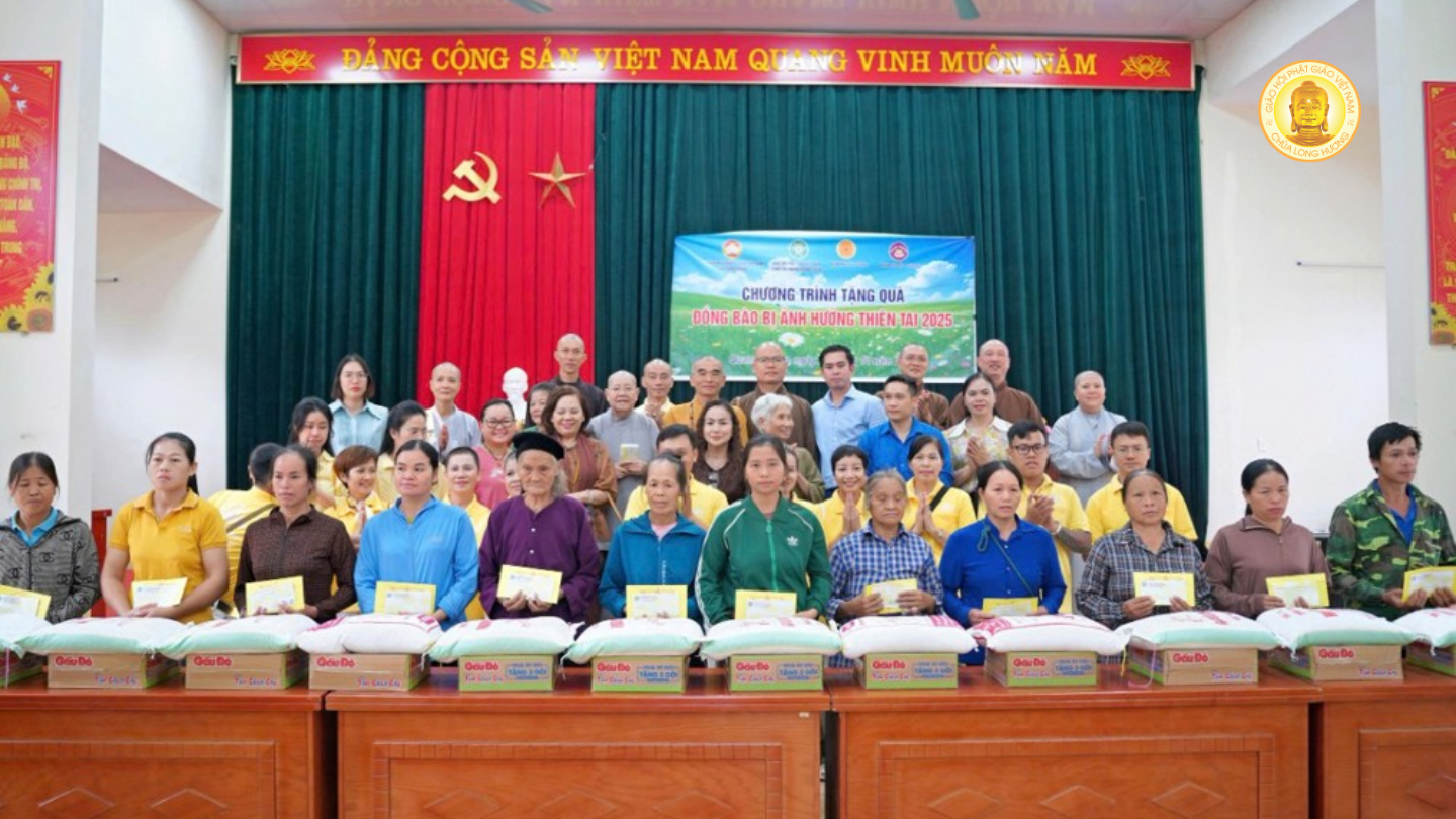 PHẬT GIÁO VIỆT NAM LAN TỎA TÌNH NGƯỜI – TRAO YÊU THƯƠNG ĐẾN BÀ CON VÙNG BÃO